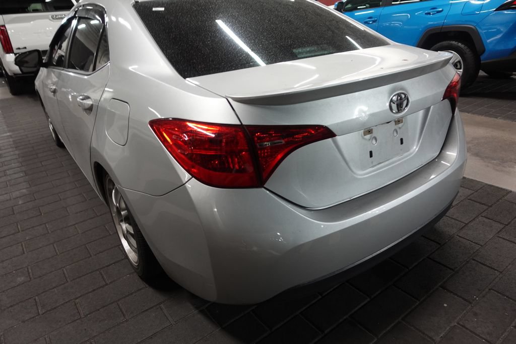 Used 2017 Toyota Corolla SE FWD image 4