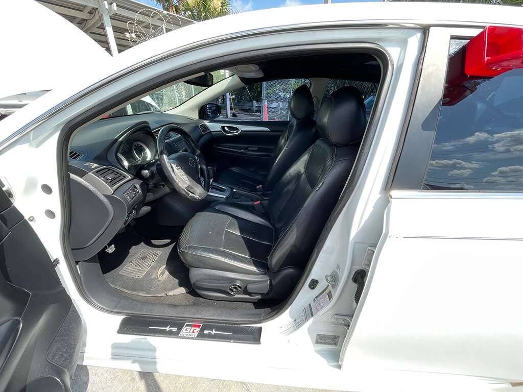 Used 2015 Nissan Sentra SR w/ SR Premium Package FWD image 3