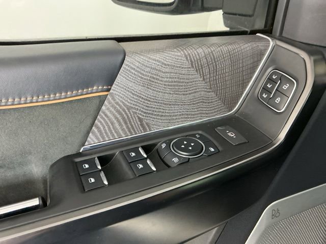 Used 2023 Ford F350 Platinum w/ Tremor Off-Road Package AWD/4WD image 15