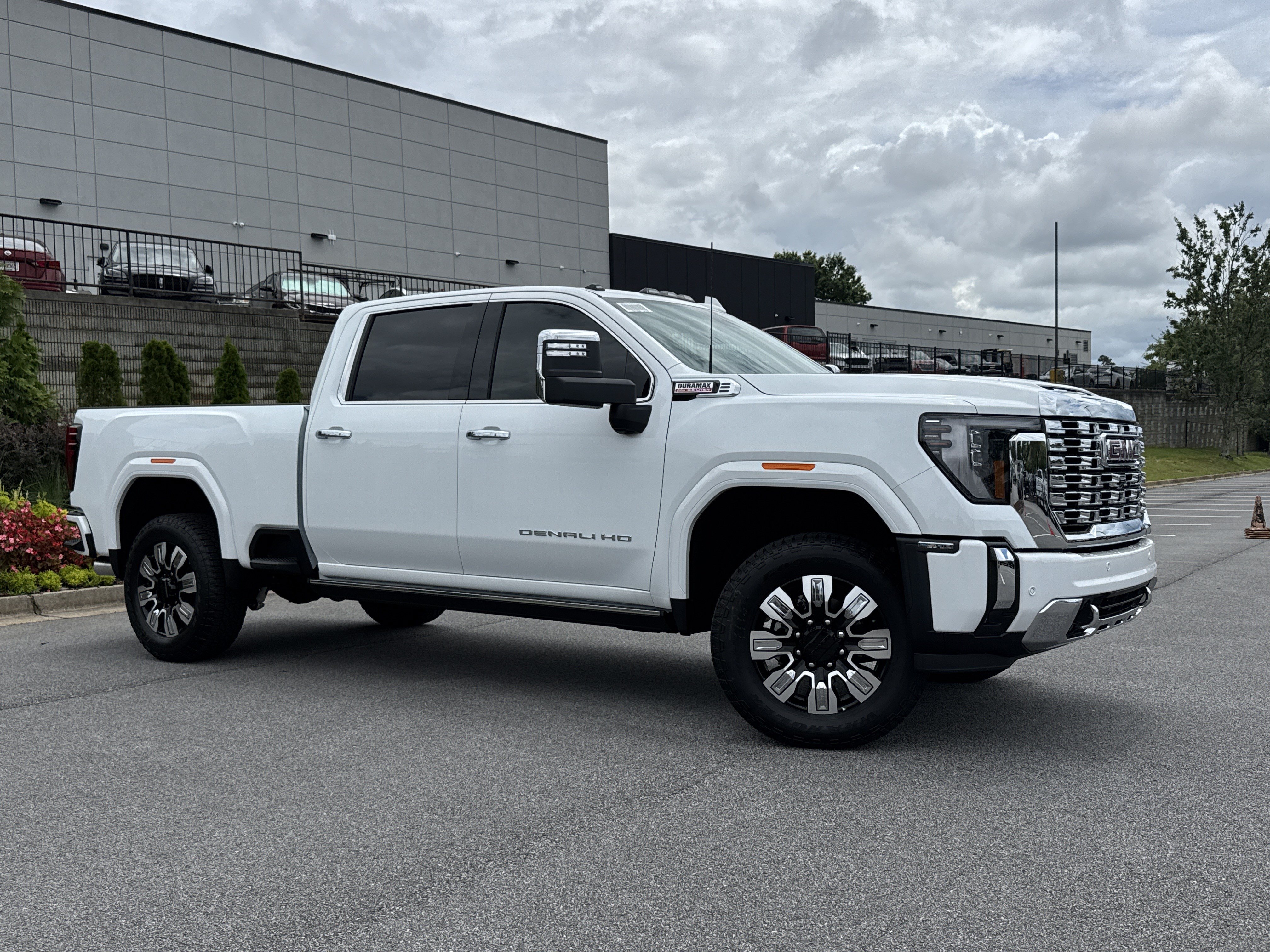 New 2026 GMC Sierra 2500 Denali w/ Denali Reserve Package AWD/4WD image 2