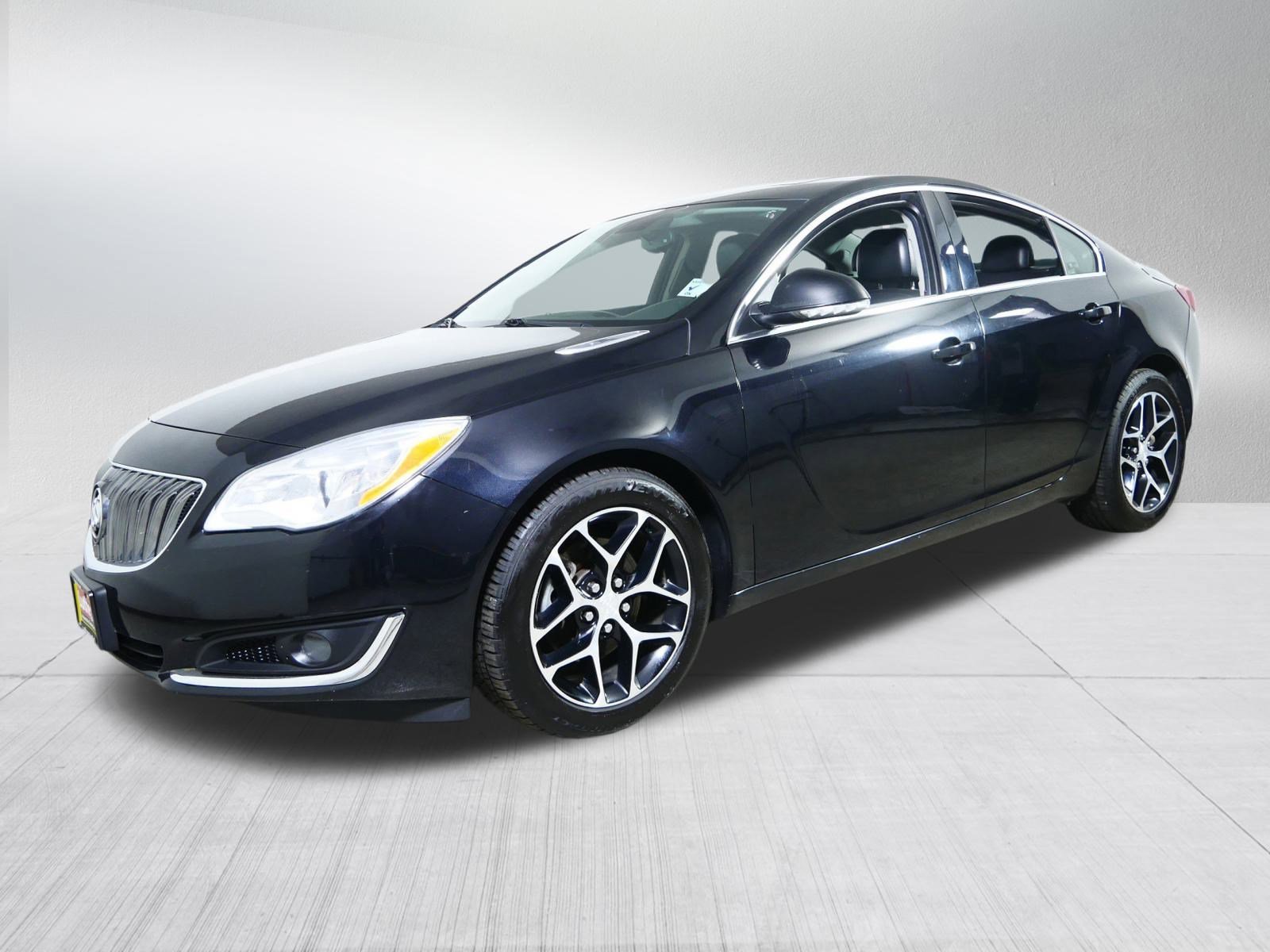 Used 2016 Buick Regal Sport Touring image 3