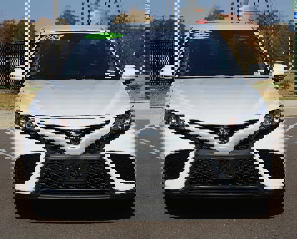 Used 2024 Toyota Camry SE image 21