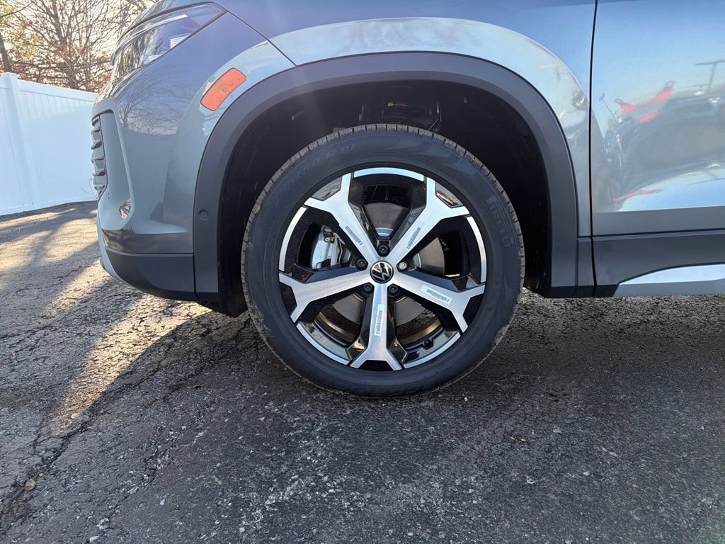 Used 2026 Volkswagen Tiguan SE AWD/4WD image 28
