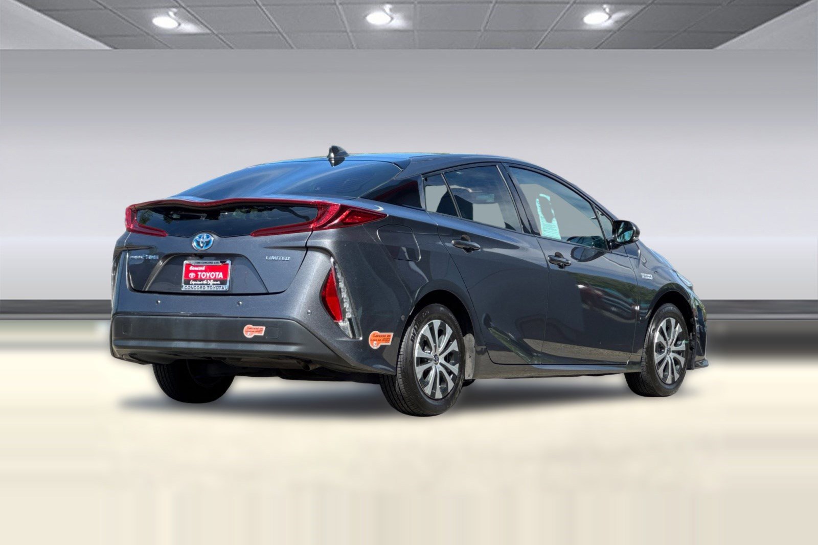 Used 2020 Toyota Prius Prime Limited w/ Carpet Mat Package FWD image 3