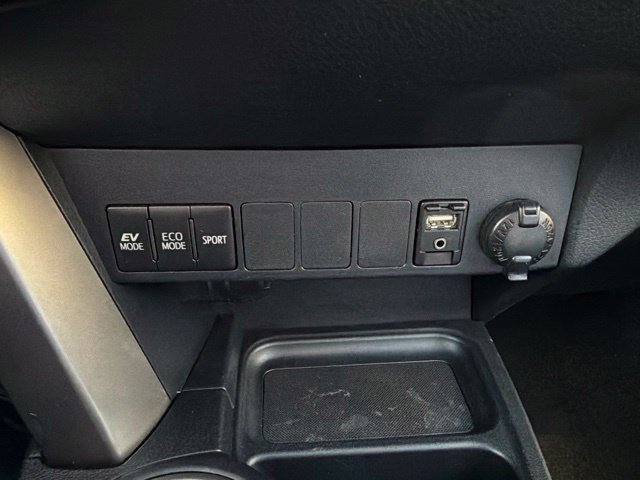 Used 2017 Toyota RAV4 XLE w/ Convenience Package AWD/4WD image 25