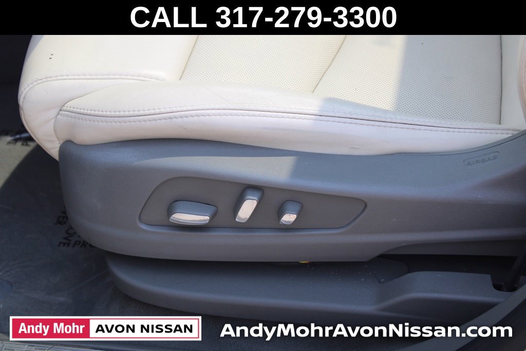 Used 2018 Cadillac XT5 Luxury w/ Driver Awareness Package AWD/4WD image 17