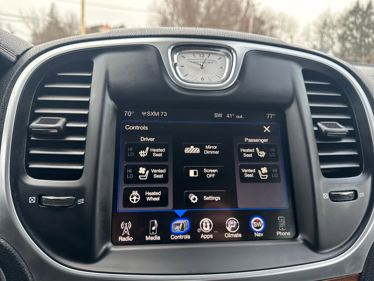 Used 2016 Chrysler 300 C Platinum w/ Safetytec Plus Group image 33