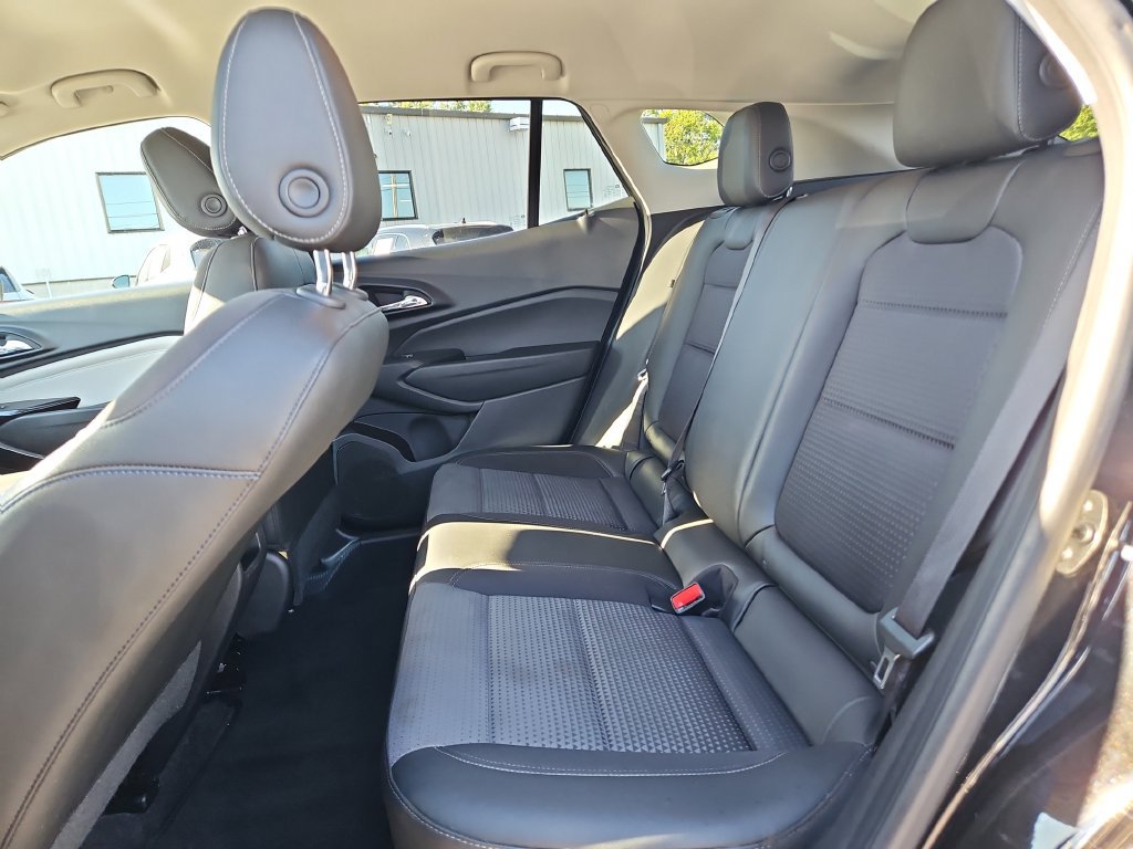 Used 2024 Chevrolet Trax LT FWD image 15