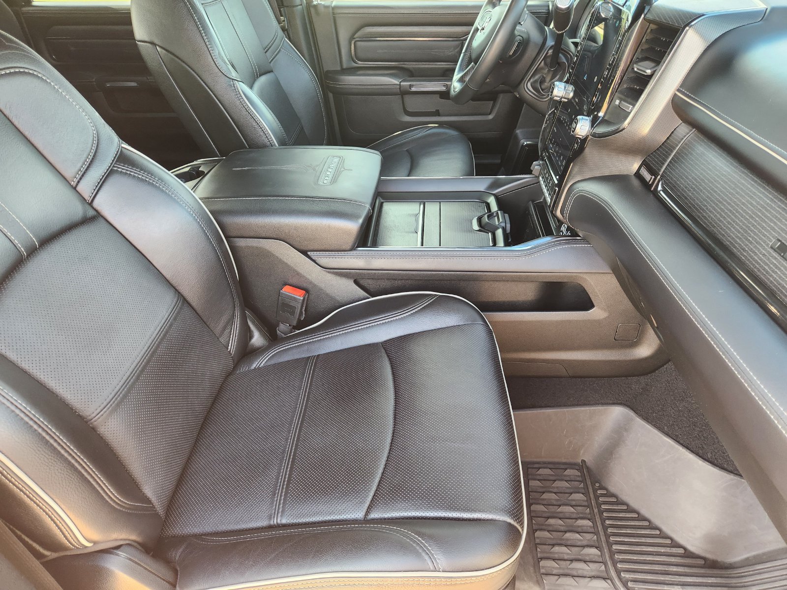 Used 2024 RAM 2500 Limited AWD/4WD image 18