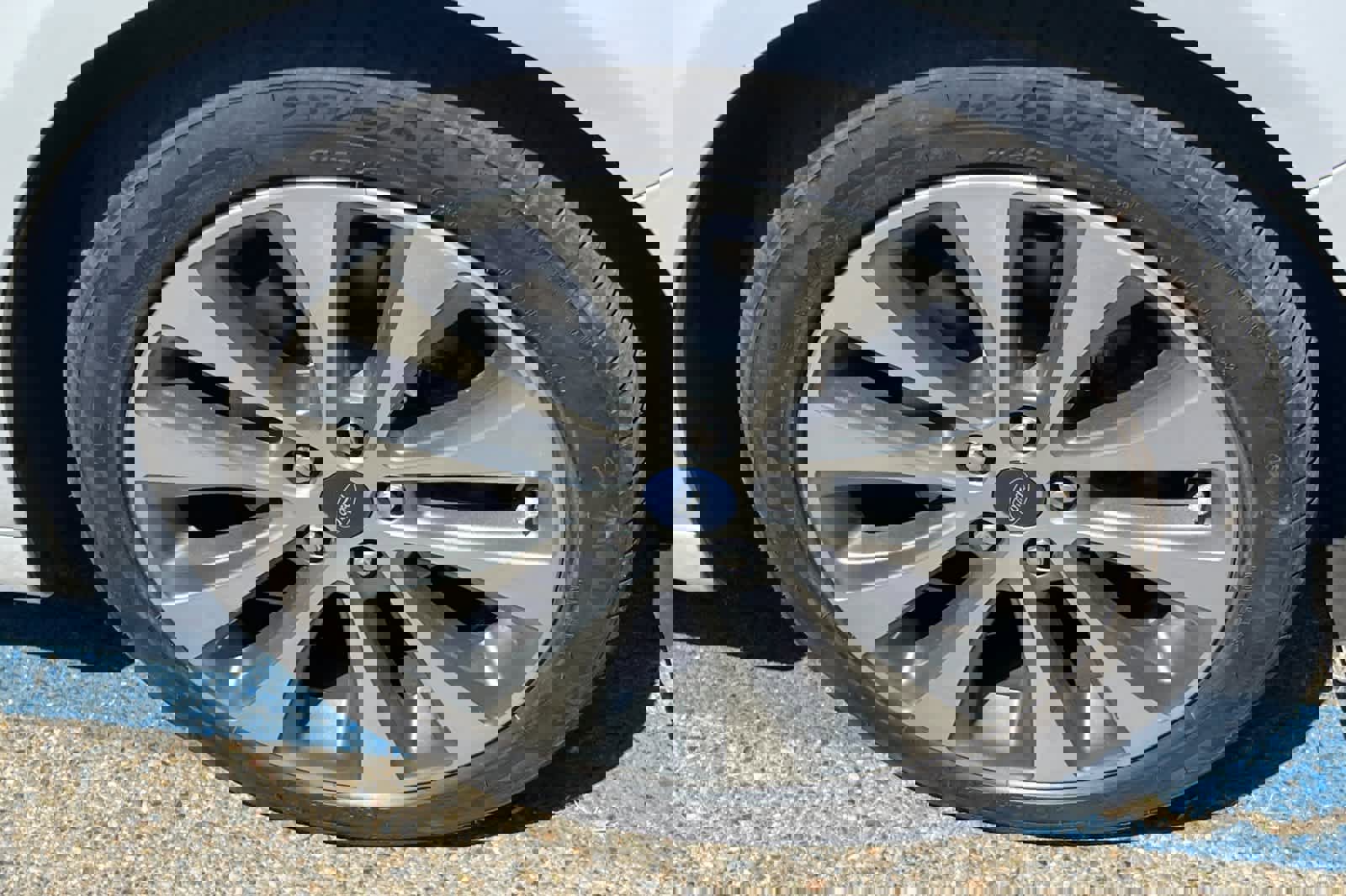 Used 2020 Ford Fusion SE image 15