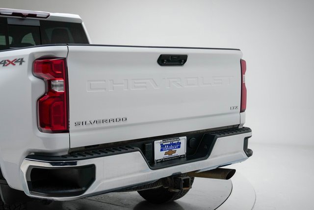 Used 2023 Chevrolet Silverado 2500 LTZ w/ LTZ Convenience Package image 4