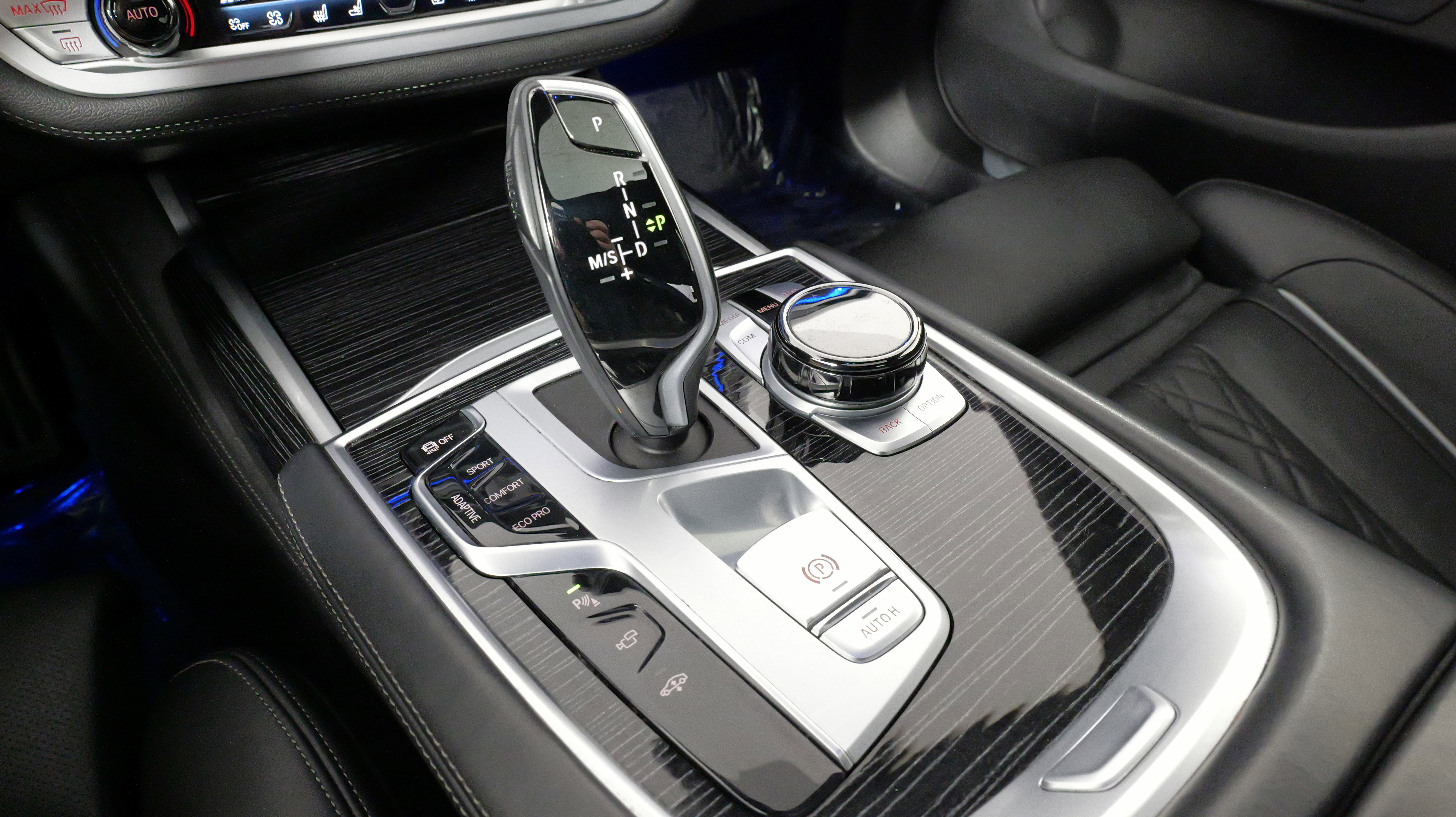 Used 2022 BMW 750i xDrive w/ Executive Package image 62