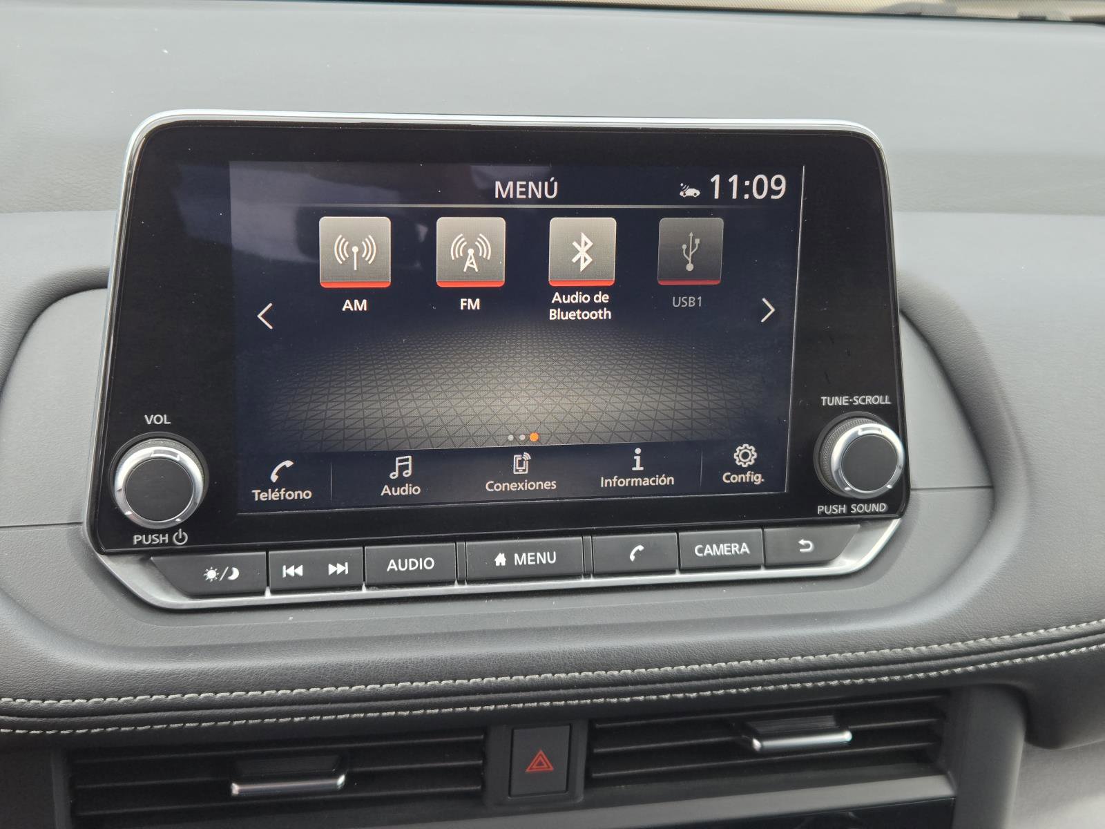 Used 2024 Nissan Rogue SV FWD image 10