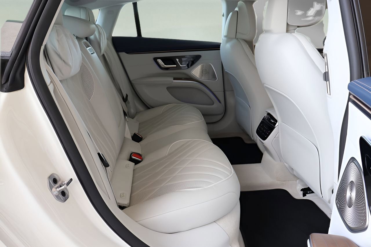 Used 2022 Mercedes-Benz EQS 580 4MATIC Sedan image 18