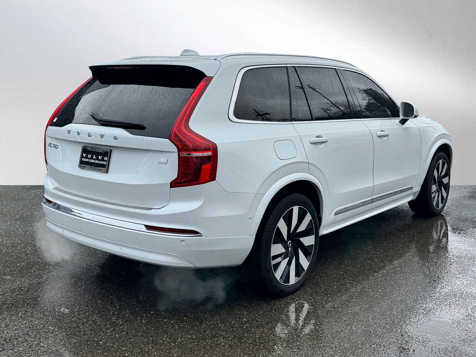 Used 2023 Volvo XC90 T8 Ultimate w/ Protection Package Premier image 3