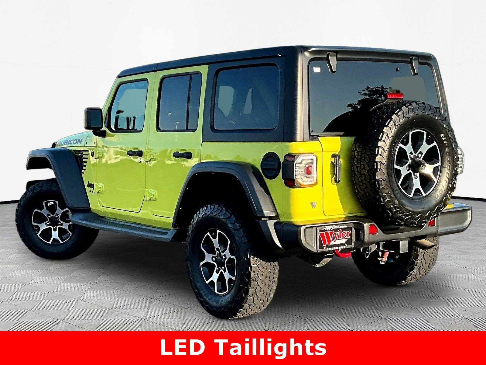 Used 2023 Jeep Wrangler Unlimited Rubicon w/ Cold Weather Group AWD/4WD image 4