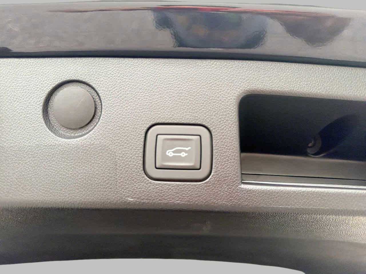 New 2026 Chevrolet Equinox LT w/ Convenience Package II FWD image 8