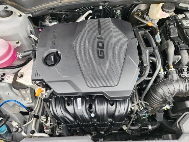 Used 2025 Kia Sportage X-Line AWD/4WD image 32