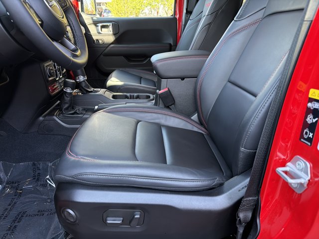 Used 2025 Jeep Wrangler Unlimited Rubicon AWD/4WD image 12