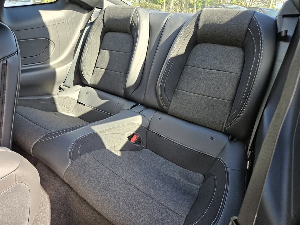 Used 2025 Ford Mustang Coupe image 4