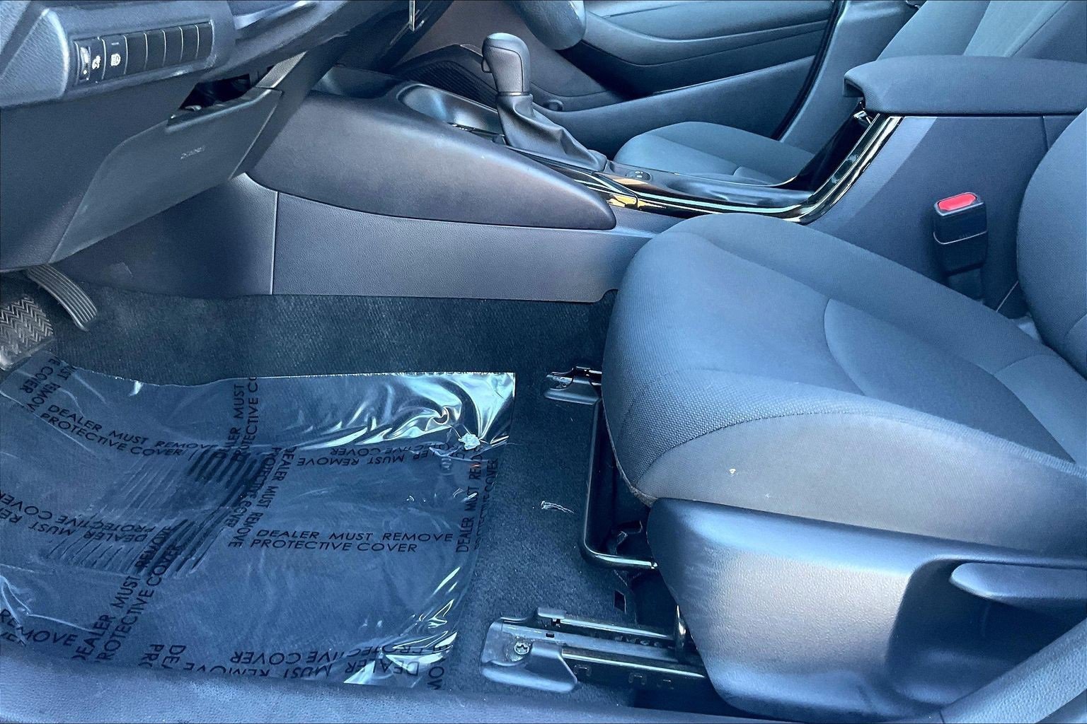 Used 2022 Toyota Corolla LE image 16