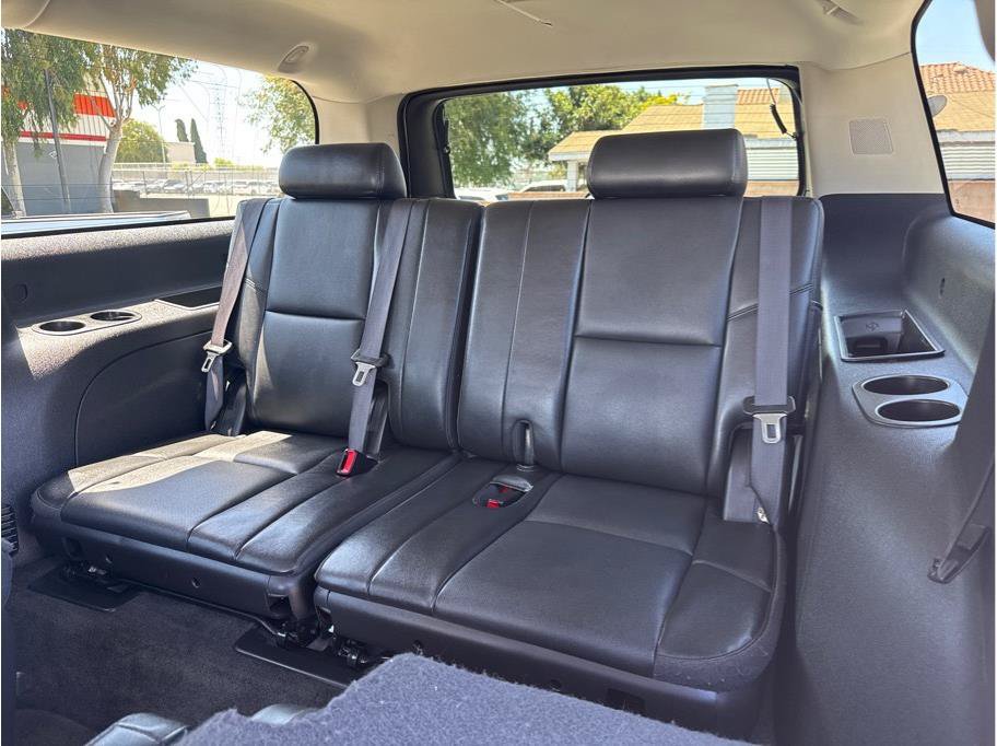 Used 2013 Chevrolet Suburban LTZ RWD image 20