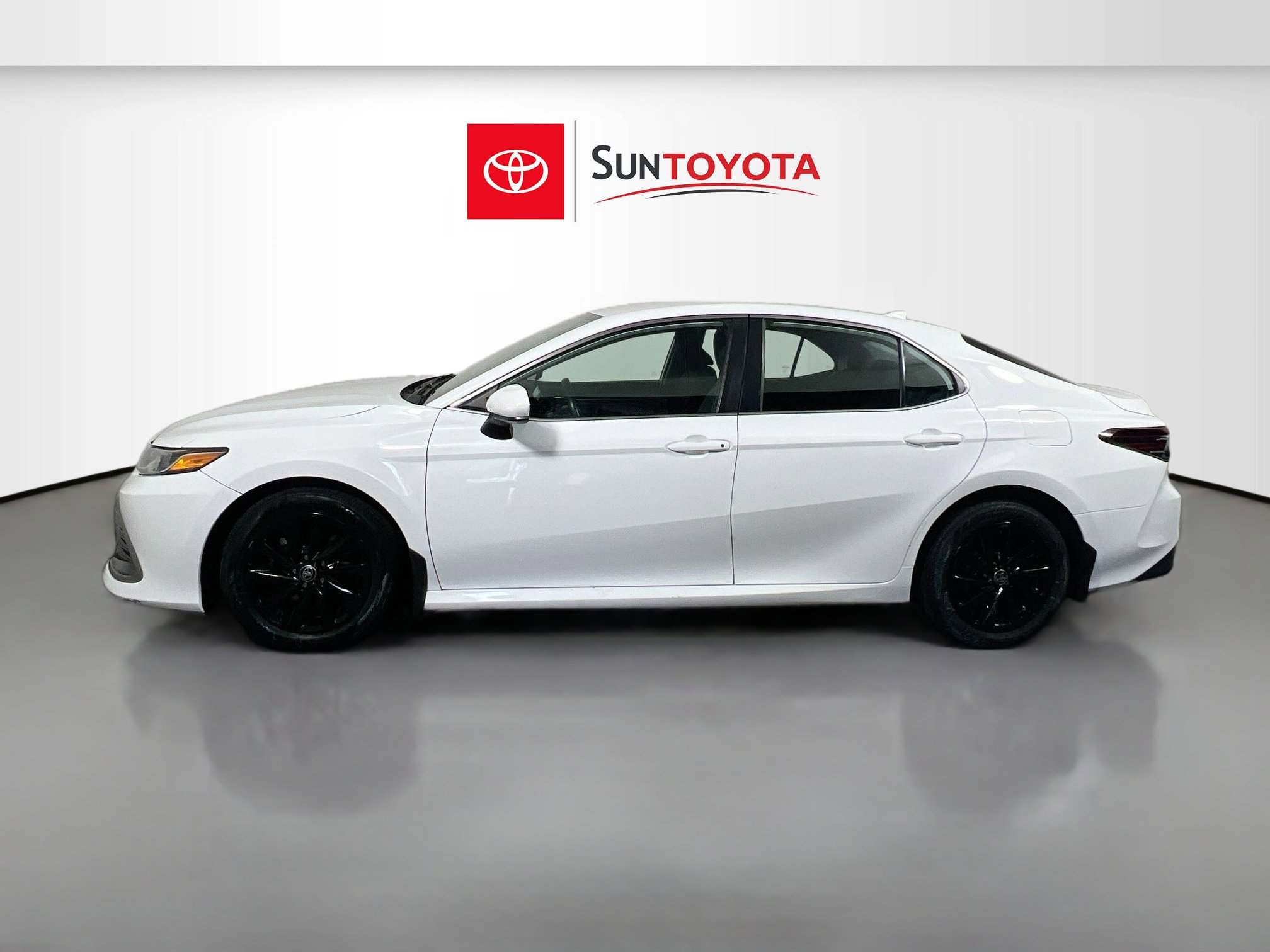 Used 2021 Toyota Camry LE AWD/4WD image 7