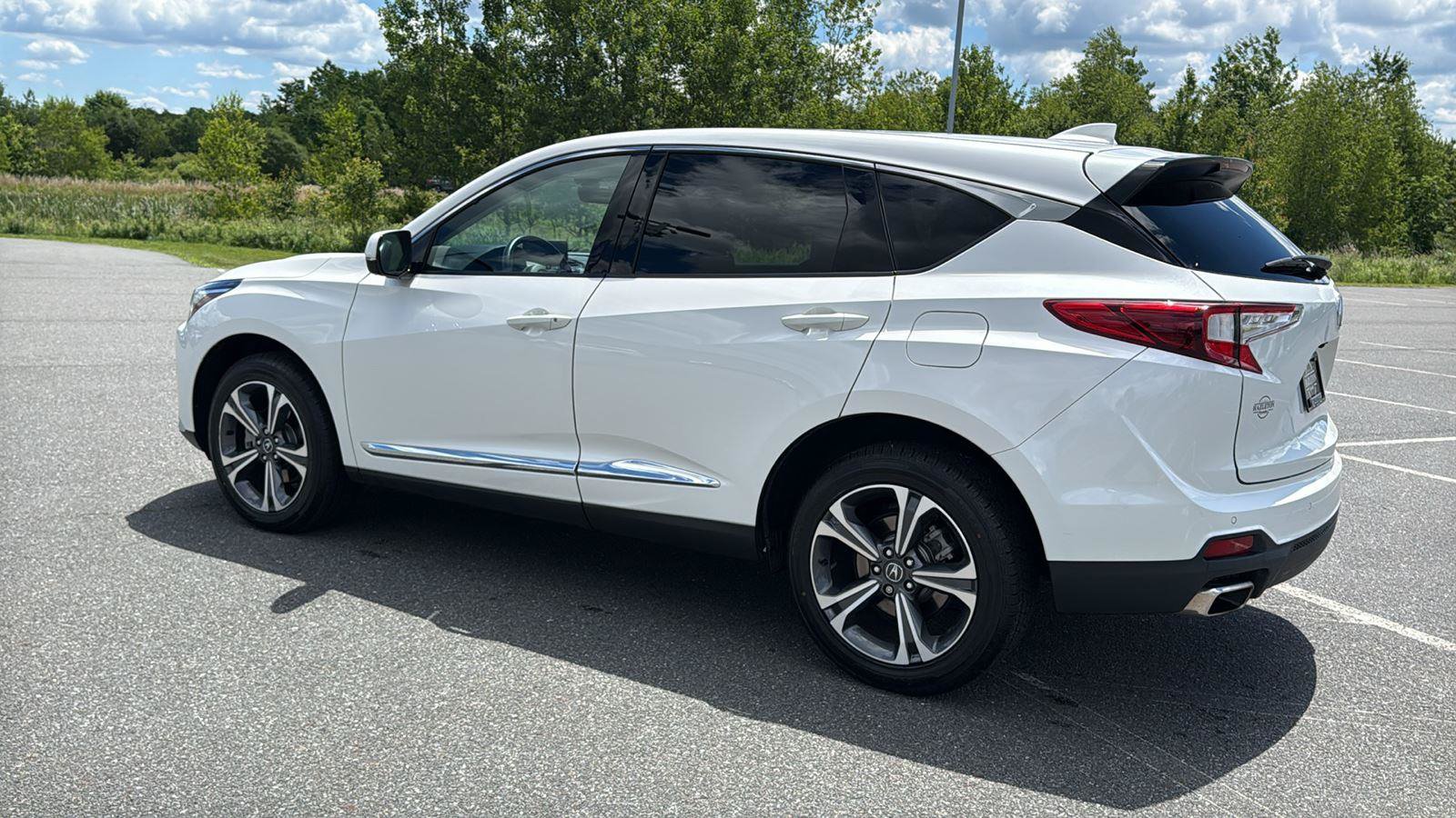 Used 2023 Acura RDX AWD w/ Advance Package image 10