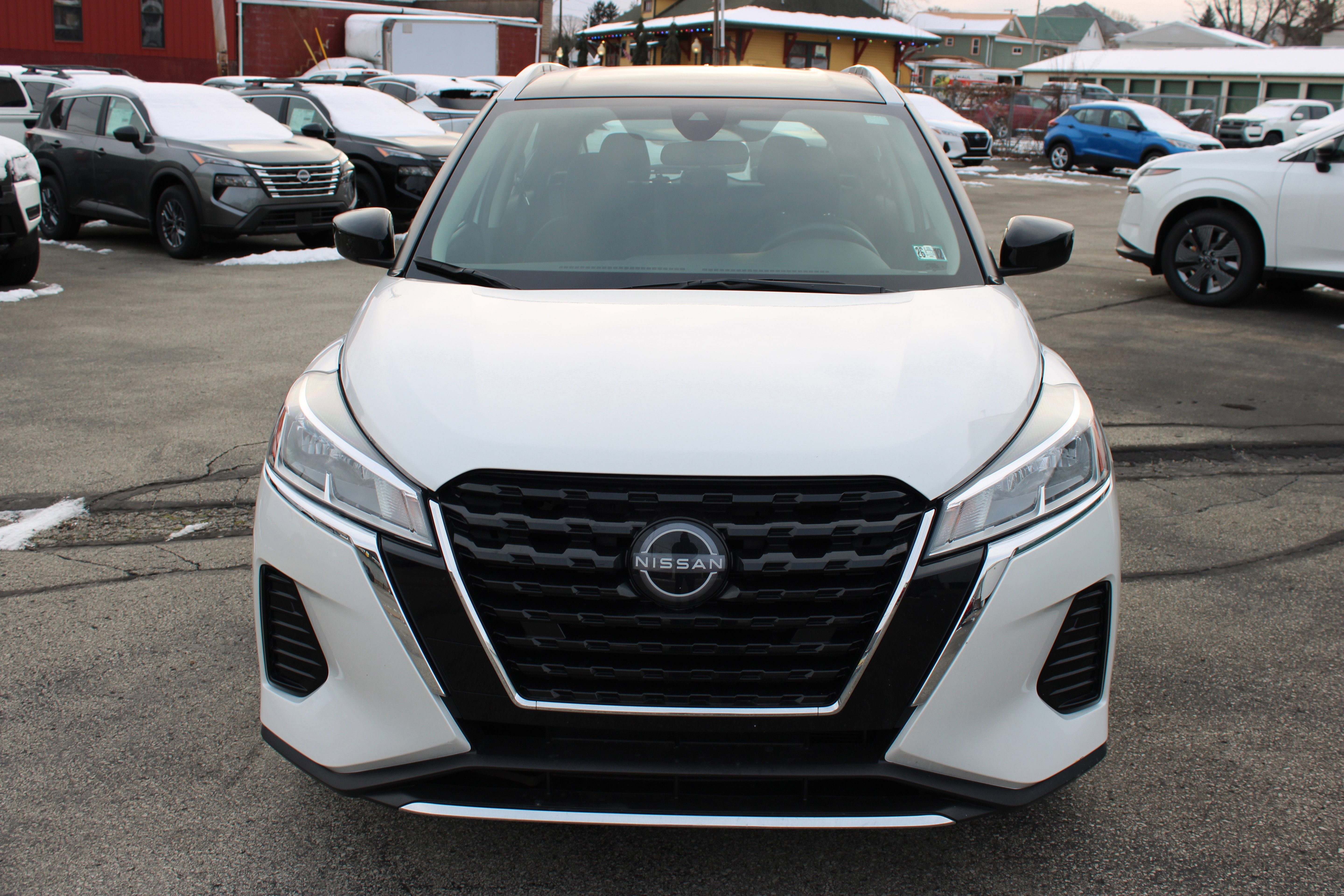 Certified 2024 Nissan Kicks SV image 9