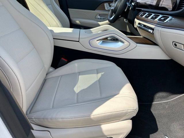 Used 2025 Mercedes-Benz GLS 450 4MATIC image 41