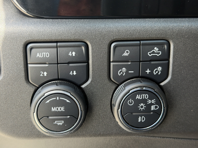 Used 2023 Chevrolet Silverado 1500 LT Trail Boss w/ LT Trail Boss Premium Package AWD/4WD image 29