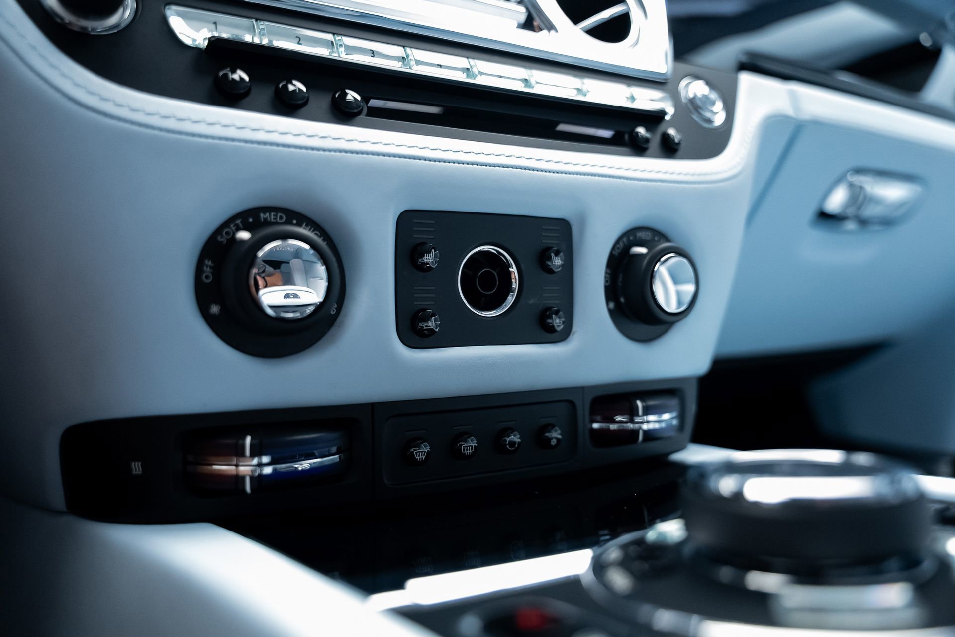 Used 2019 Rolls-Royce Wraith image 51