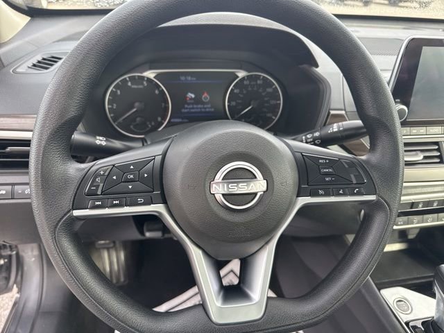 Used 2024 Nissan Altima 2.5 SV FWD image 14