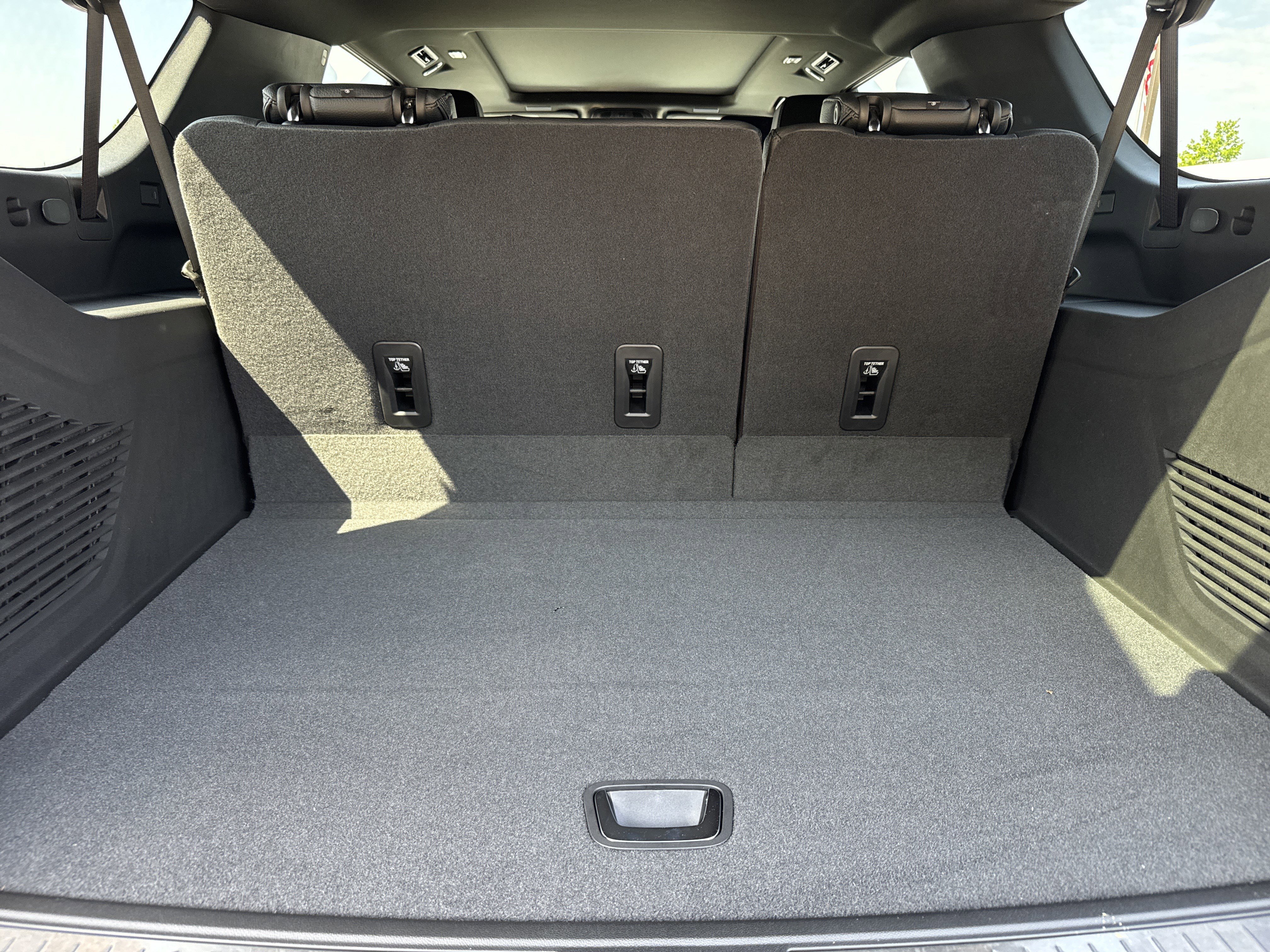 Used 2026 GMC Yukon XL Denali w/ Denali Reserve Package AWD/4WD image 36