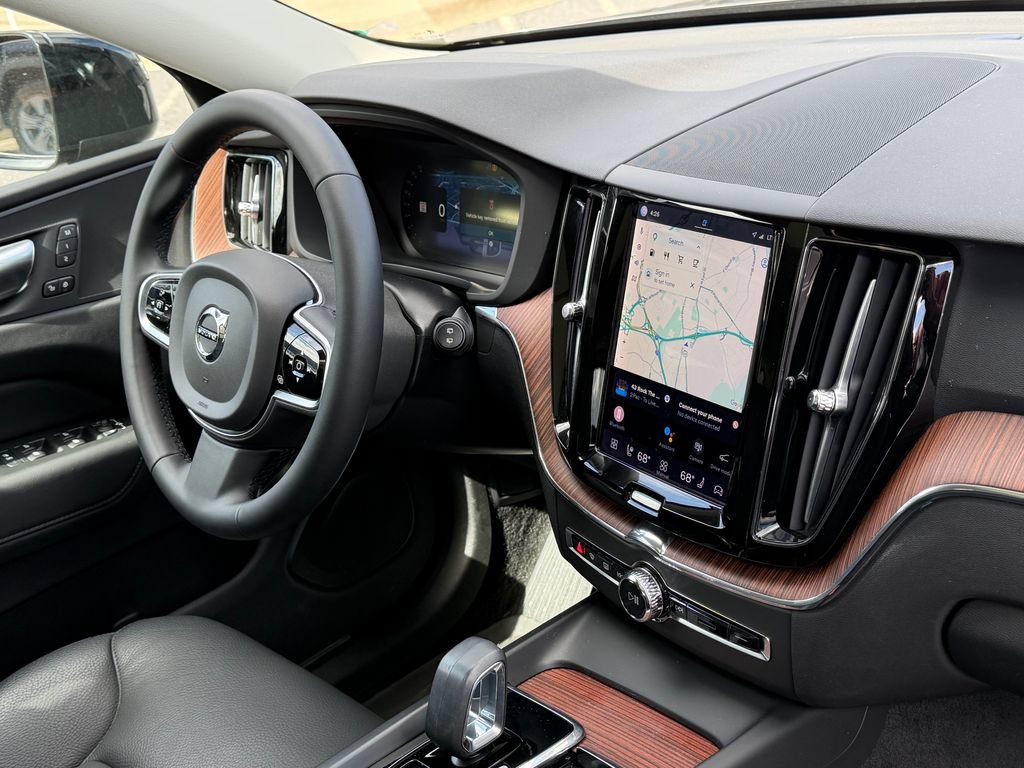 Certified 2023 Volvo XC60 B5 Plus w/ Climate Package AWD/4WD image 13