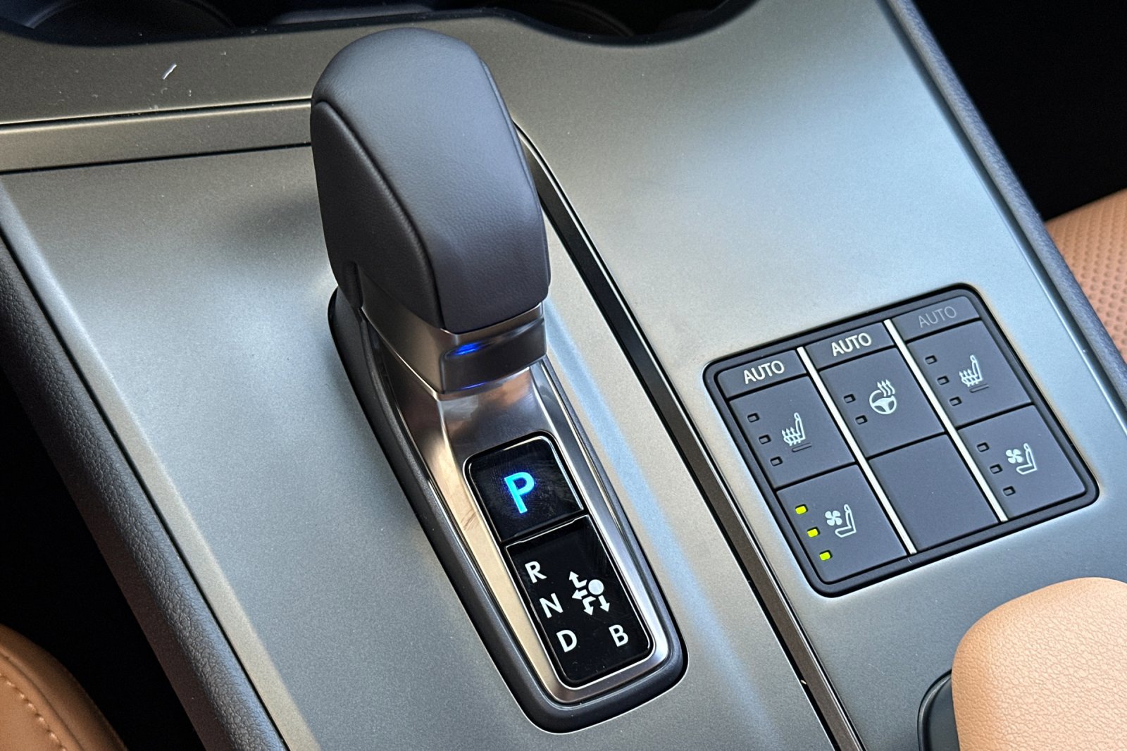 New 2026 Lexus UX 300h FWD image 21