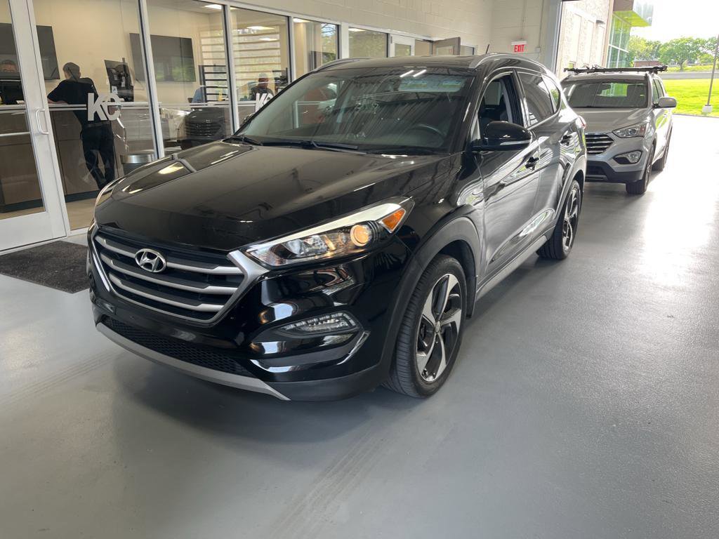 Used 2017 Hyundai Tucson Sport image 1