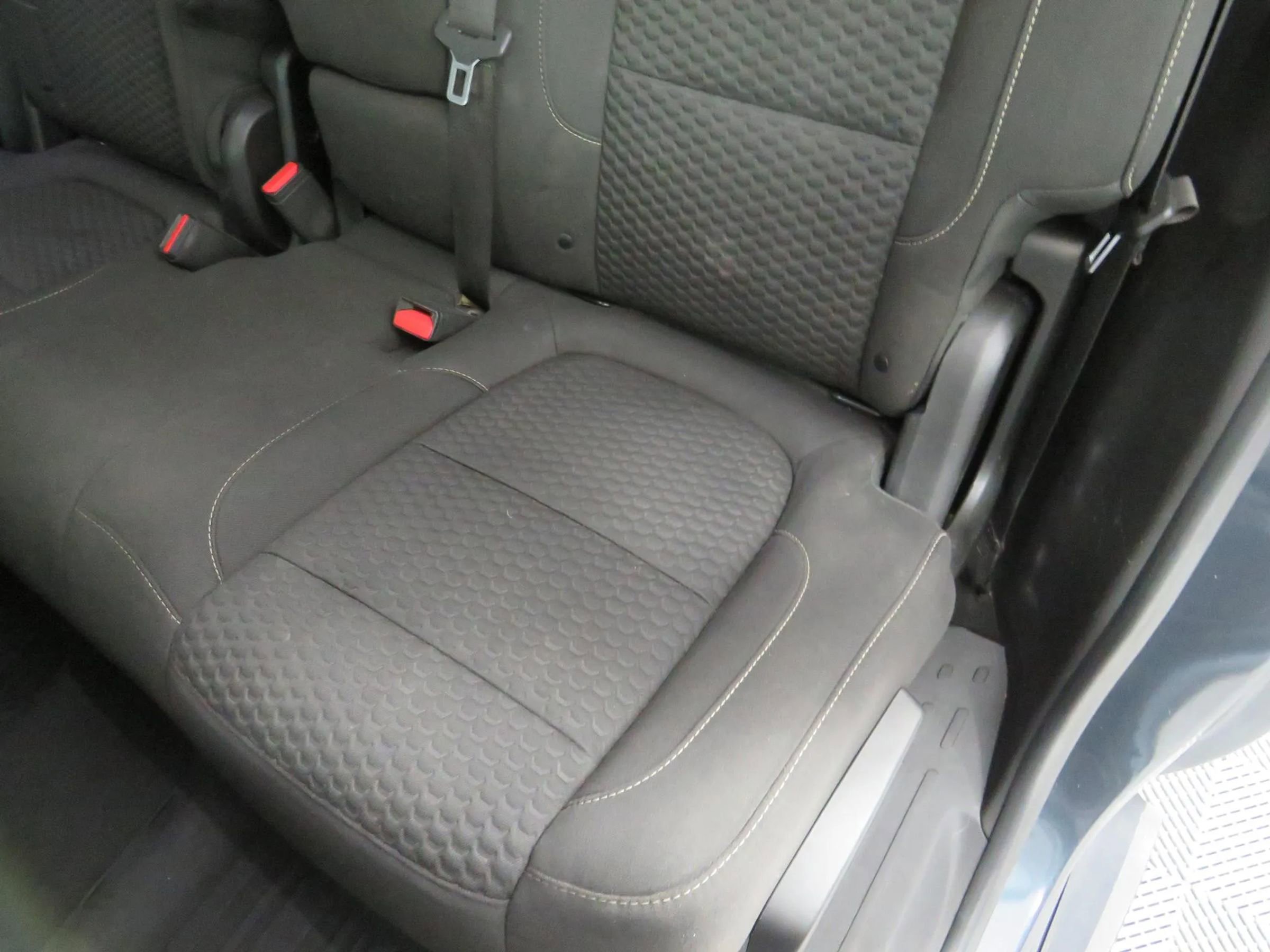 Used 2019 GMC Acadia SLE w/ LPO, Floor Liner Package image 36