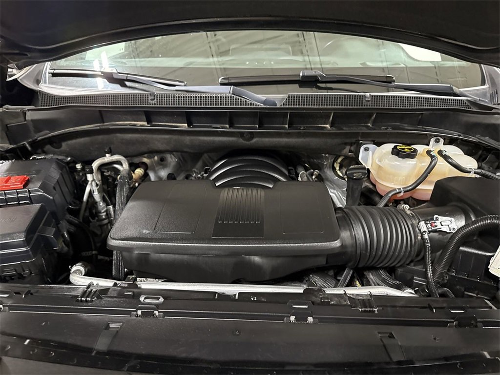 Used 2024 Chevrolet Suburban LT image 25