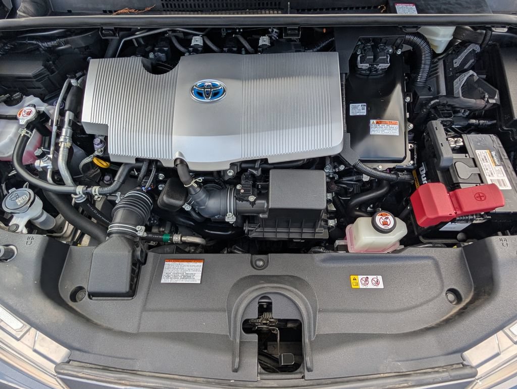 Used 2021 Toyota Prius LE FWD image 29