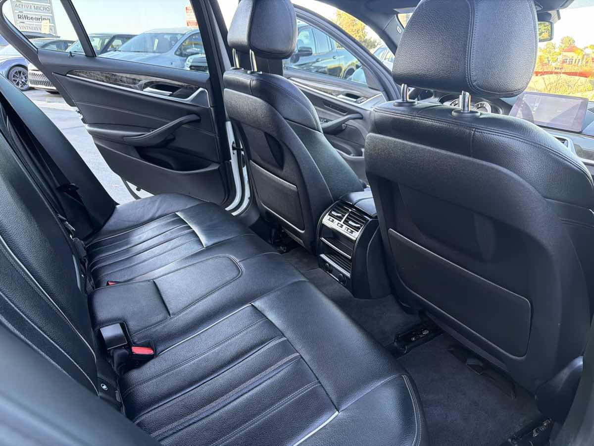 Used 2018 BMW 530i w/ M Sport Package RWD image 23