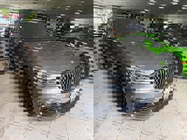 Used 2018 BMW 750i xDrive image 2