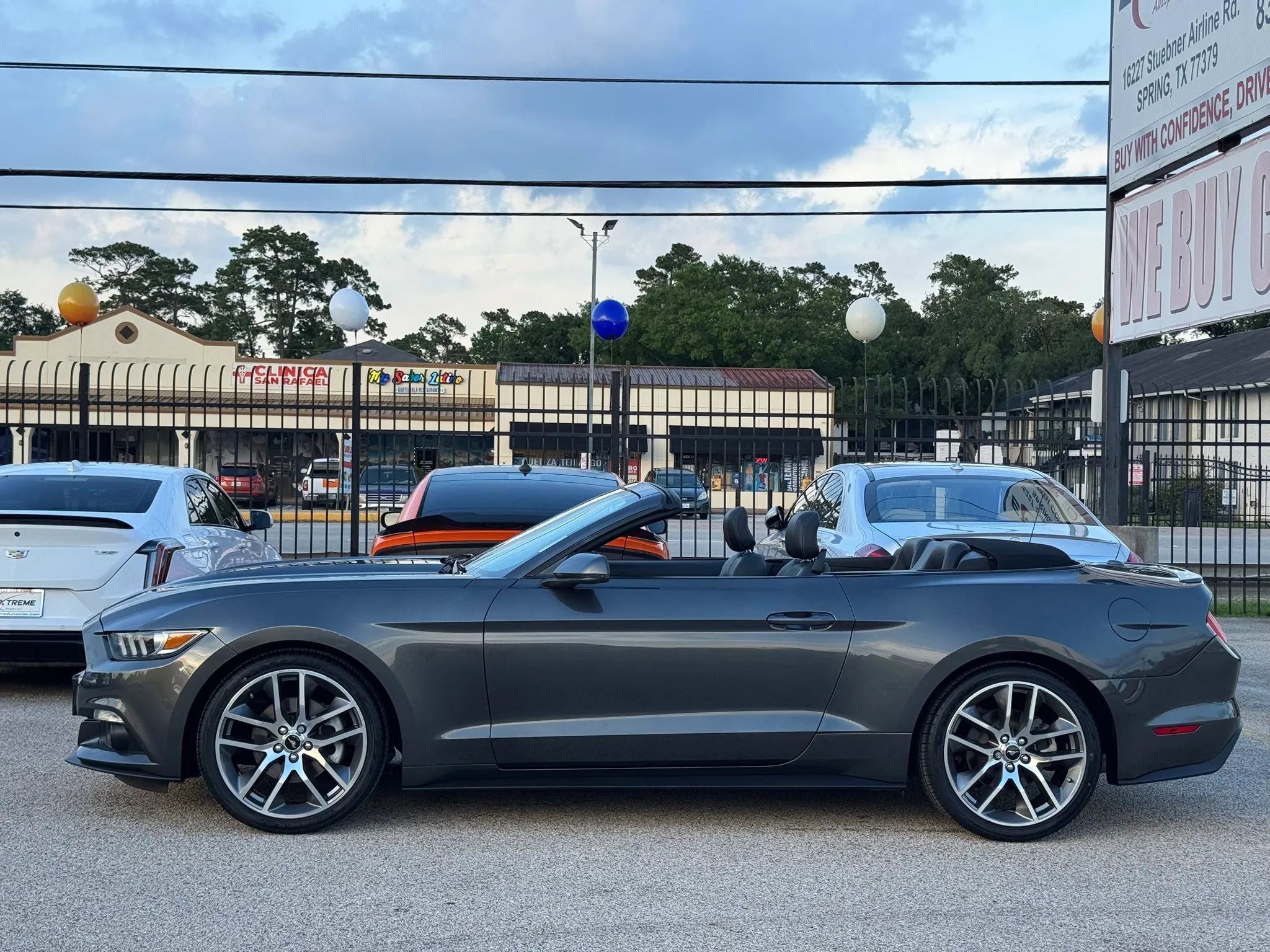 Used 2017 Ford Mustang Premium w/ Equipment Group 201A RWD image 10