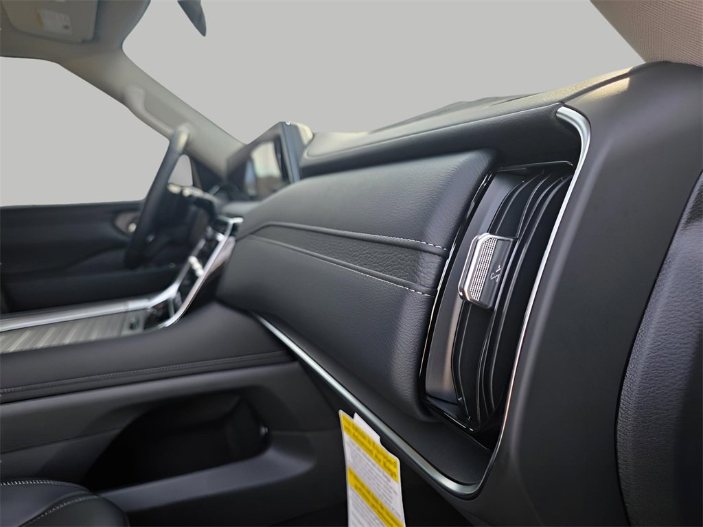 New 2026 Nissan Armada SV image 17