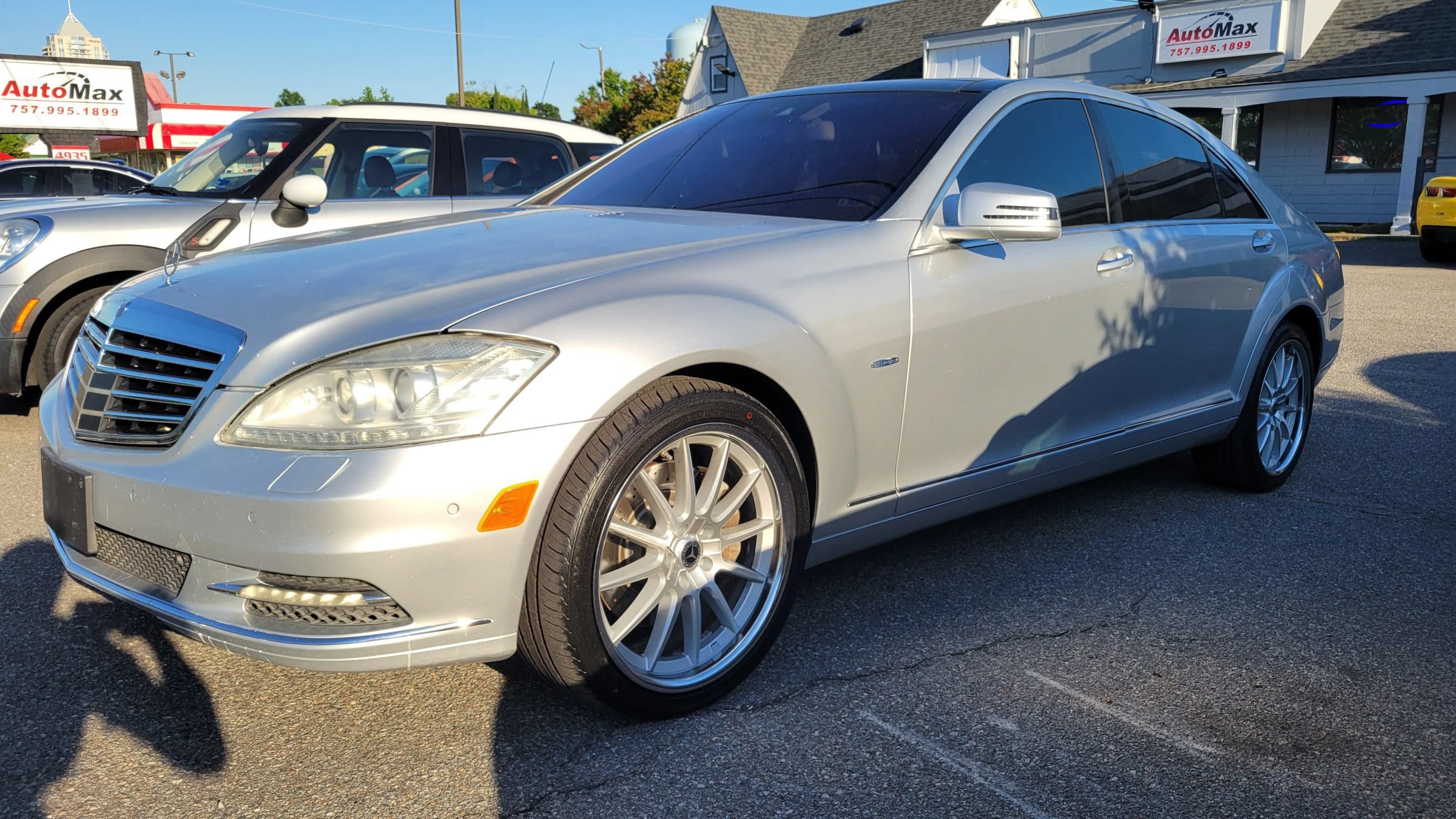 Used 2012 Mercedes-Benz S 550 4MATIC w/ Premium 2 Pkg image 2