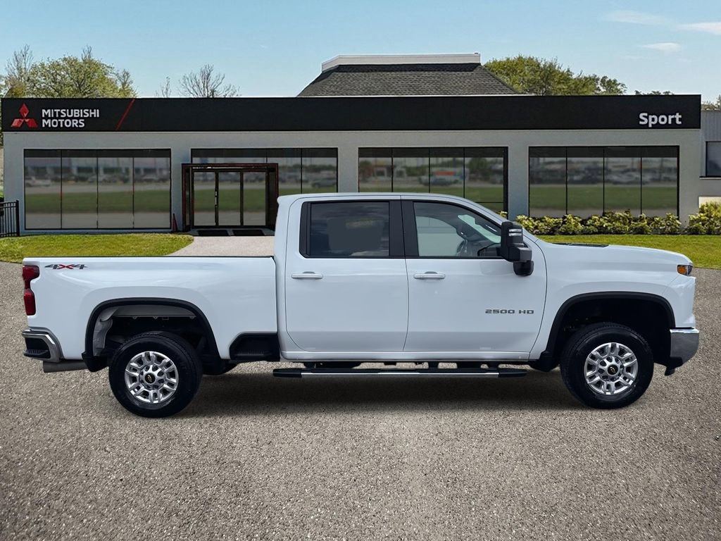 Used 2024 Chevrolet Silverado 2500 LT image 3