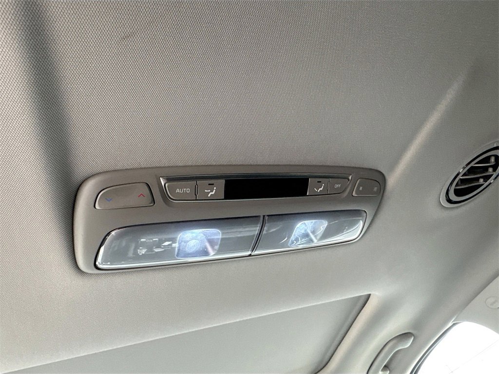 Used 2023 Kia Telluride EX w/ EX Captain's Chair Package image 28