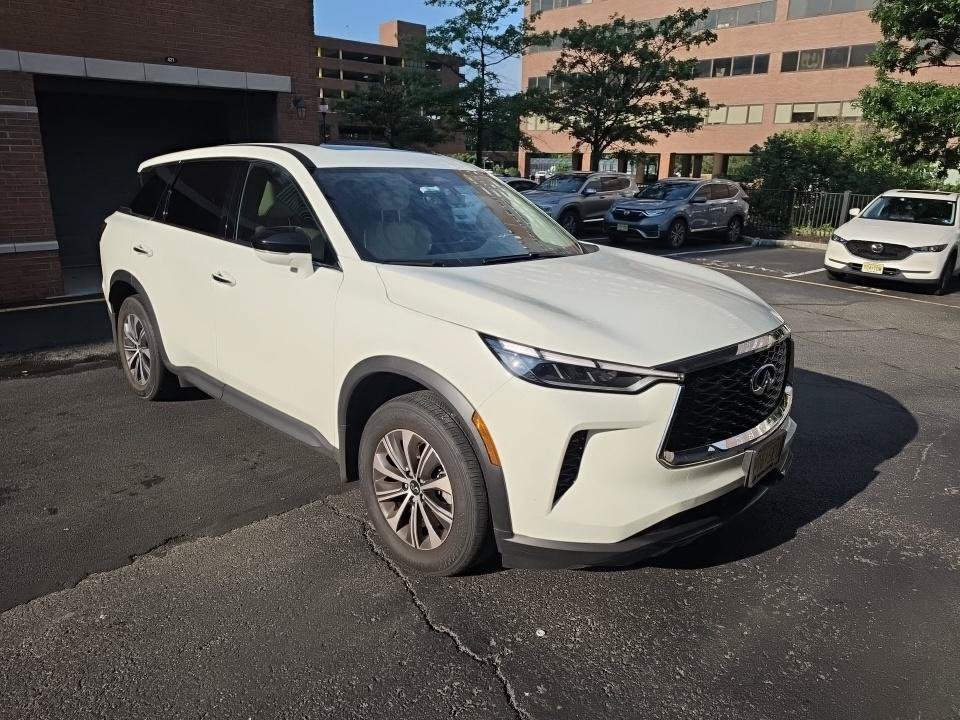 Used 2023 INFINITI QX60 Pure AWD/4WD image 3
