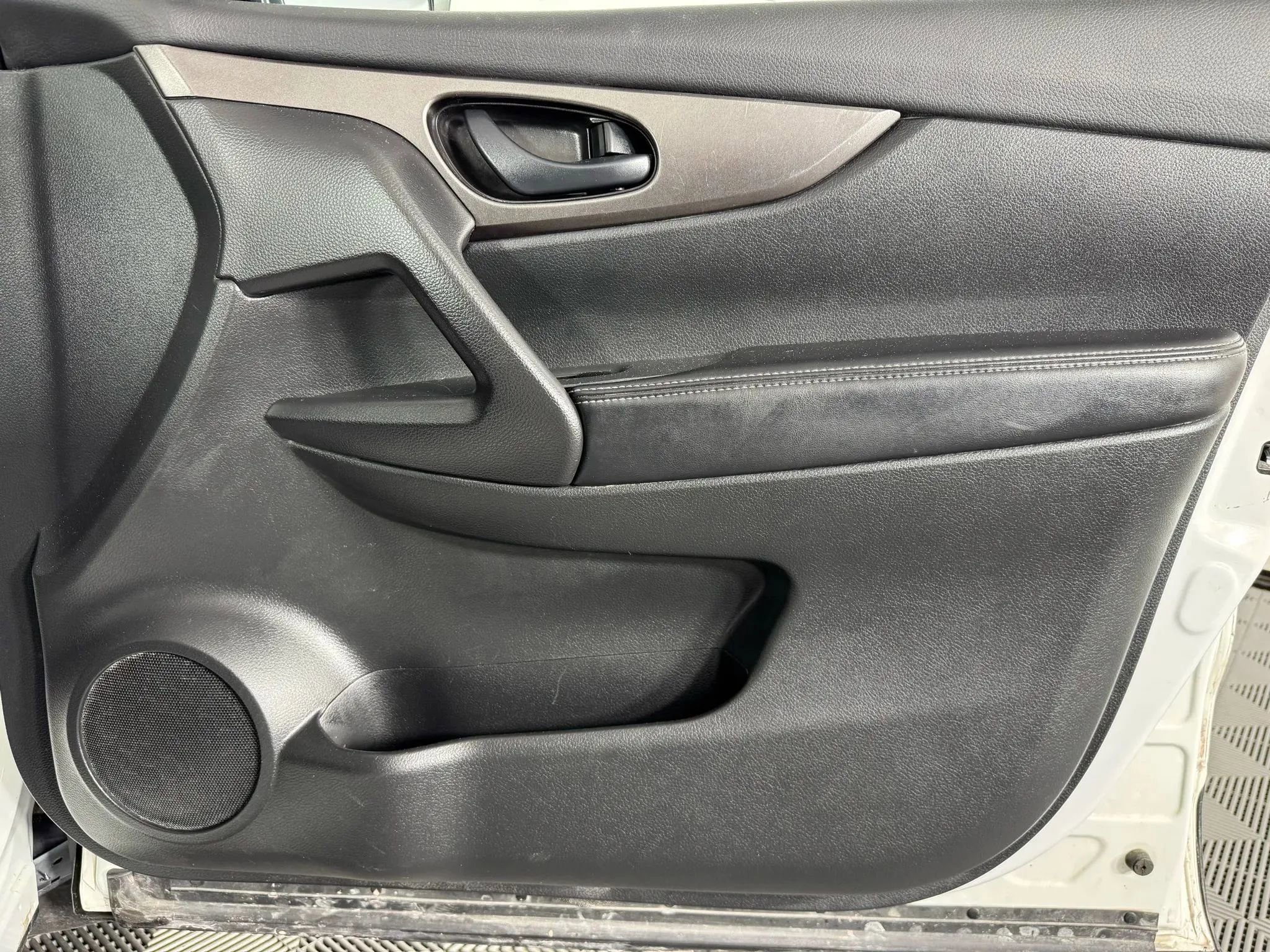 Used 2018 Nissan Rogue Sport S w/ S Appearance Package image 35