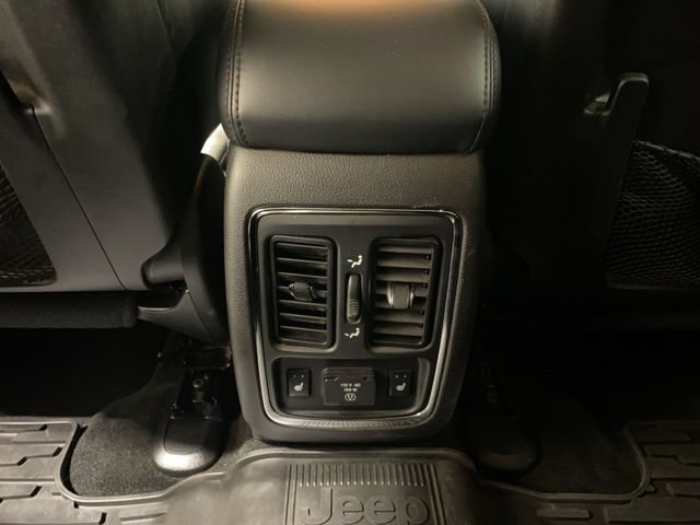 Used 2013 Jeep Grand Cherokee Limited w/ Trailer Tow Group IV AWD/4WD image 32